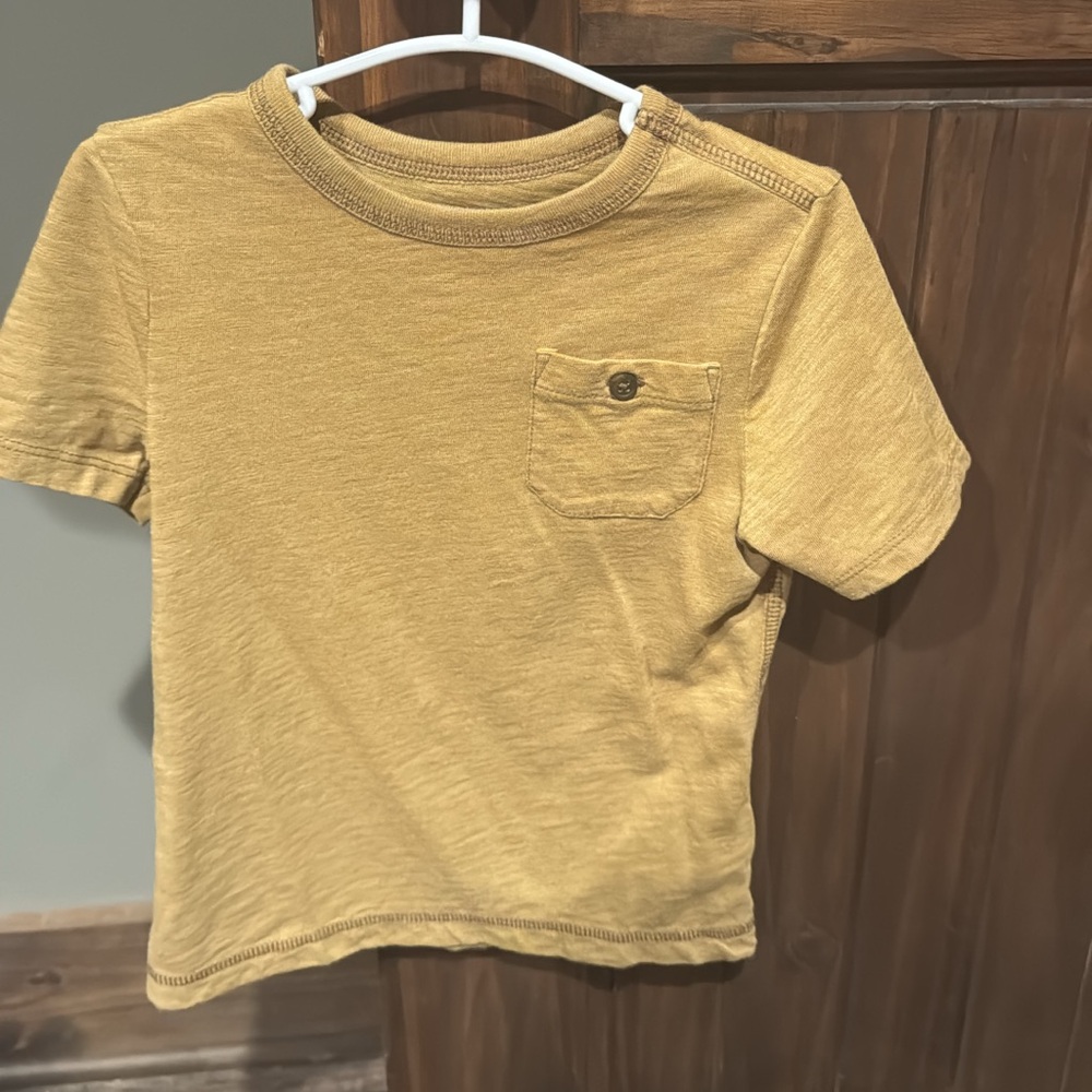 Old Navy Kids Golden Short Sleeve Tee